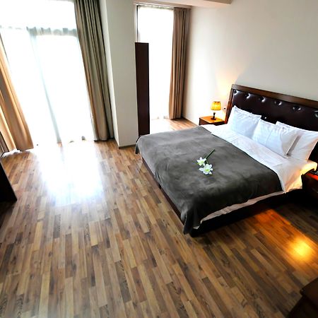 Rogalux Blue Hotel Tbilisi Bagian luar foto