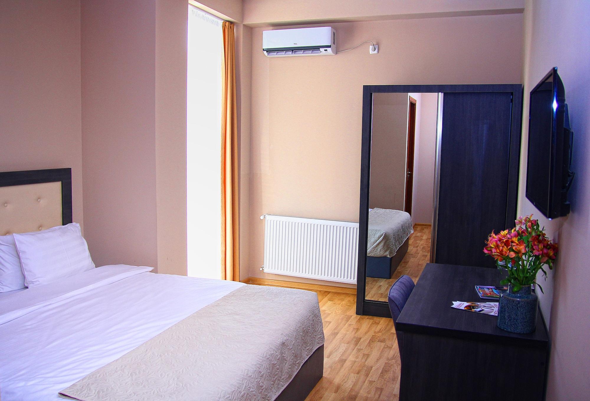 Rogalux Blue Hotel Tbilisi Bagian luar foto