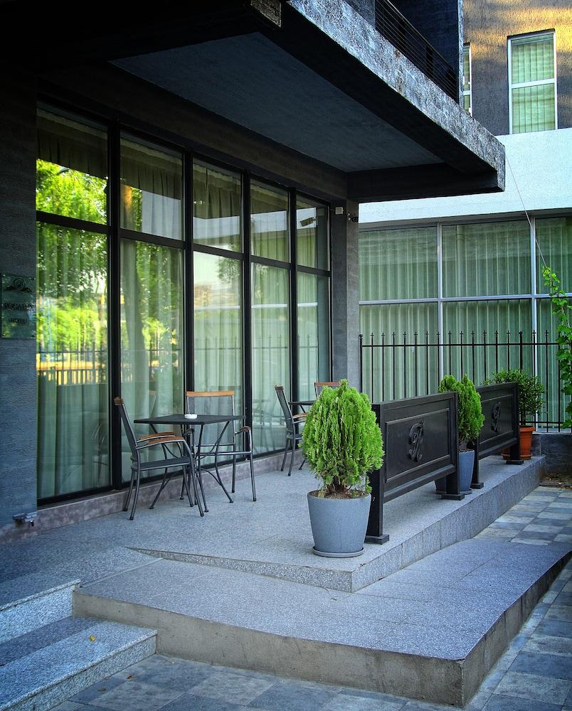 Rogalux Blue Hotel Tbilisi Bagian luar foto