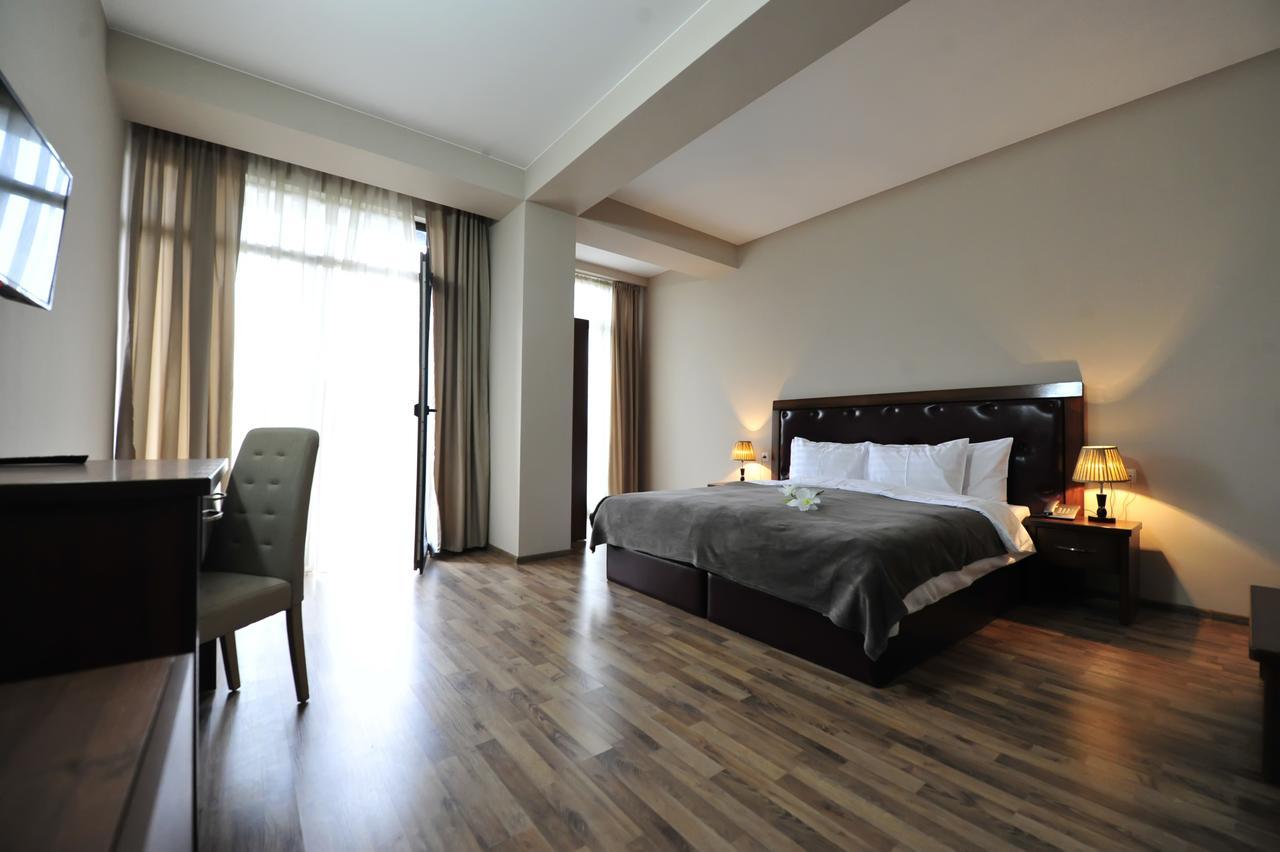 Rogalux Blue Hotel Tbilisi Bagian luar foto