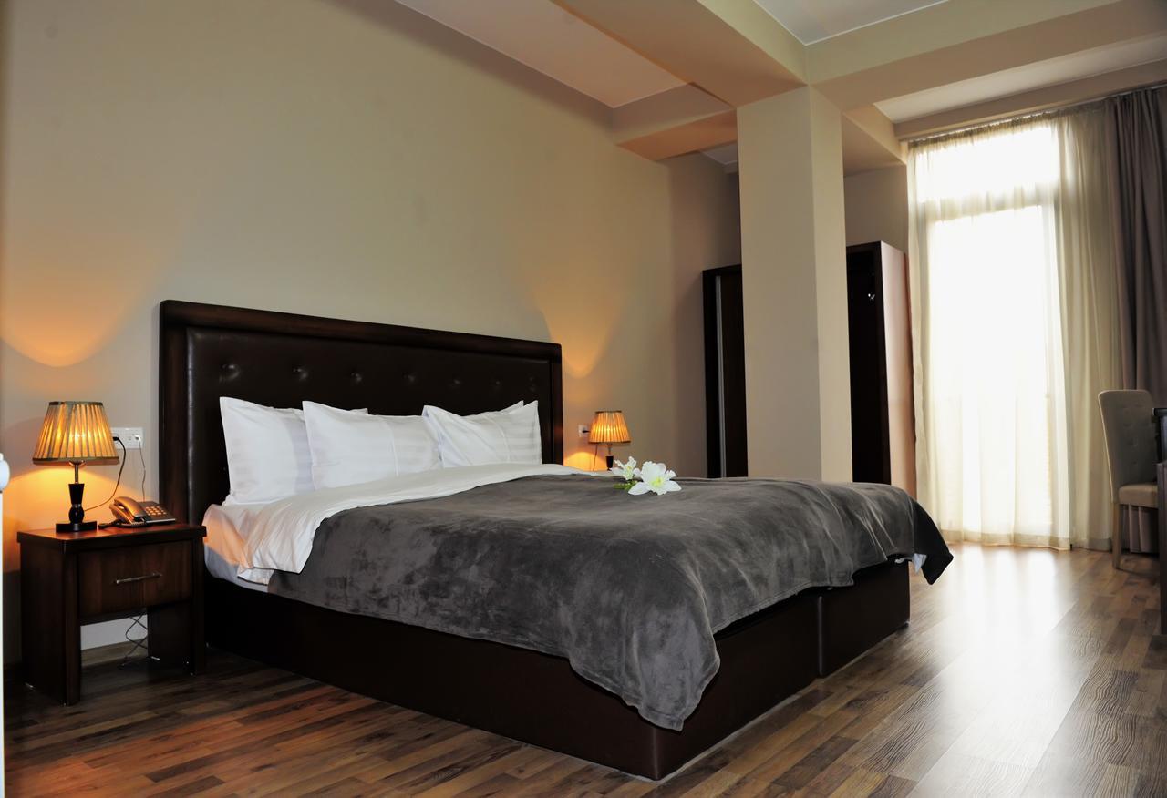 Rogalux Blue Hotel Tbilisi Bagian luar foto