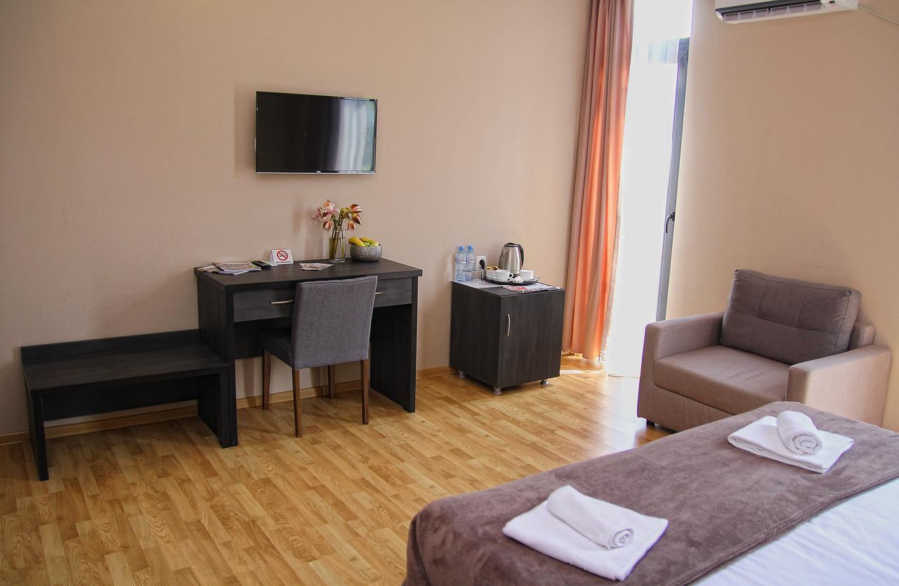 Rogalux Blue Hotel Tbilisi Bagian luar foto