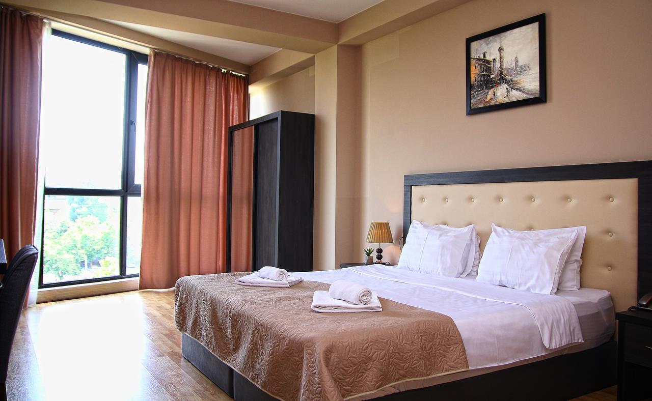 Rogalux Blue Hotel Tbilisi Bagian luar foto