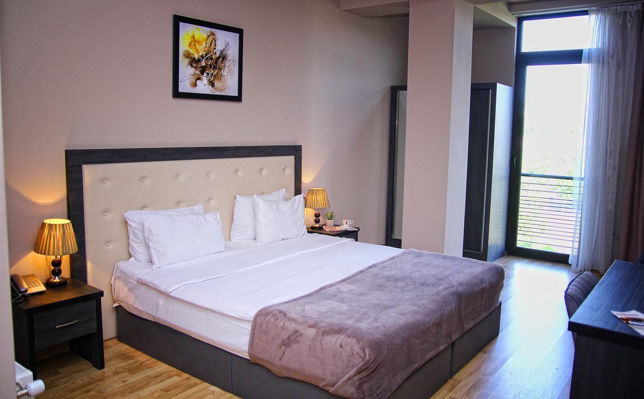 Rogalux Blue Hotel Tbilisi Bagian luar foto